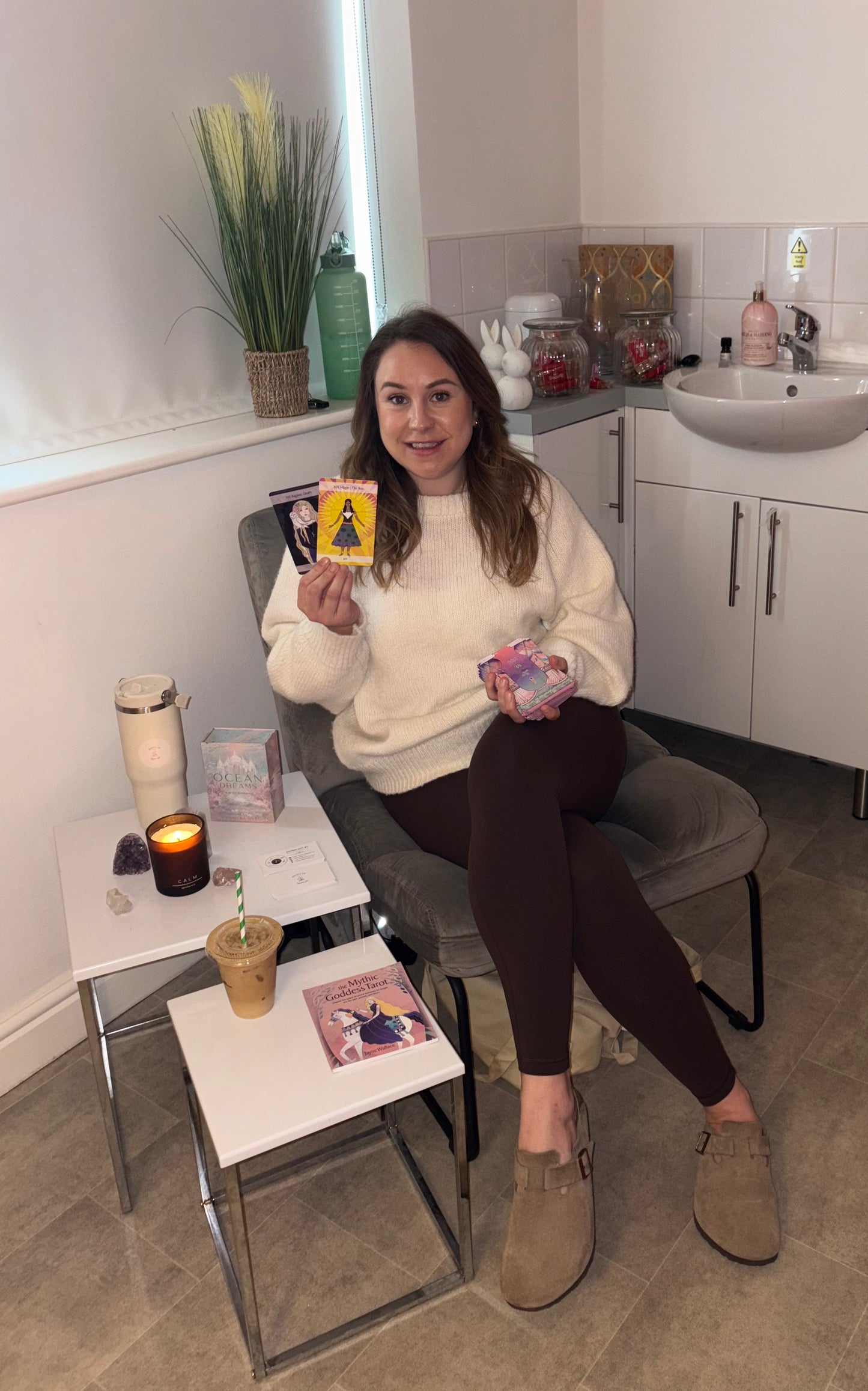 Oracle card Reading.
